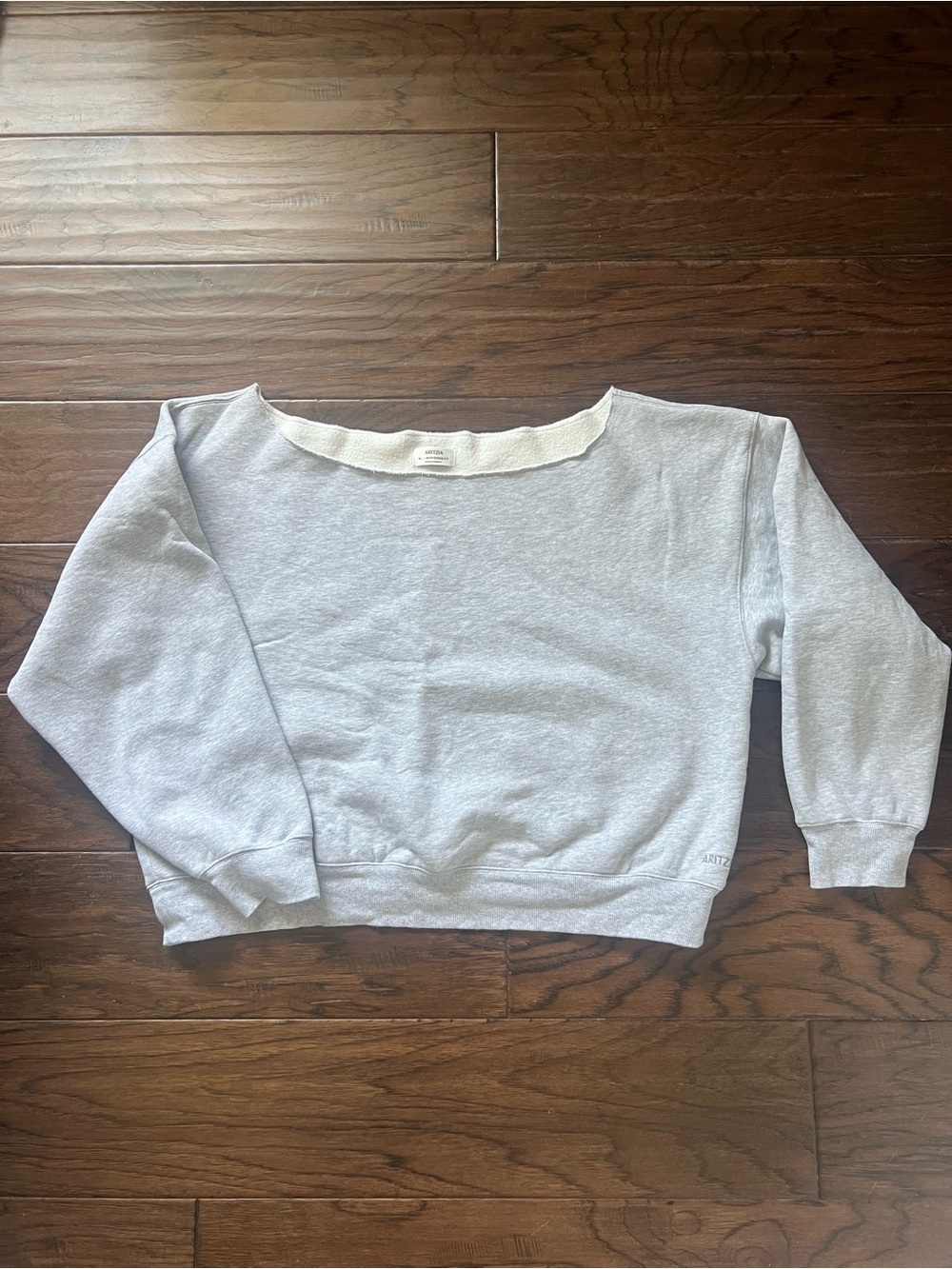 Aritzia
Cozy Sweatfleece BF Off-Shoulder Sweatshirt